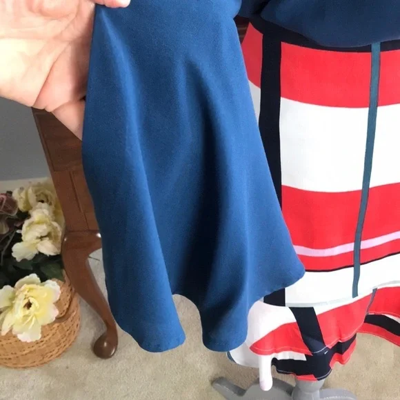 Just Living V-Neck Bell Sleeve Blouse Size Medium - Picture 7 of 10